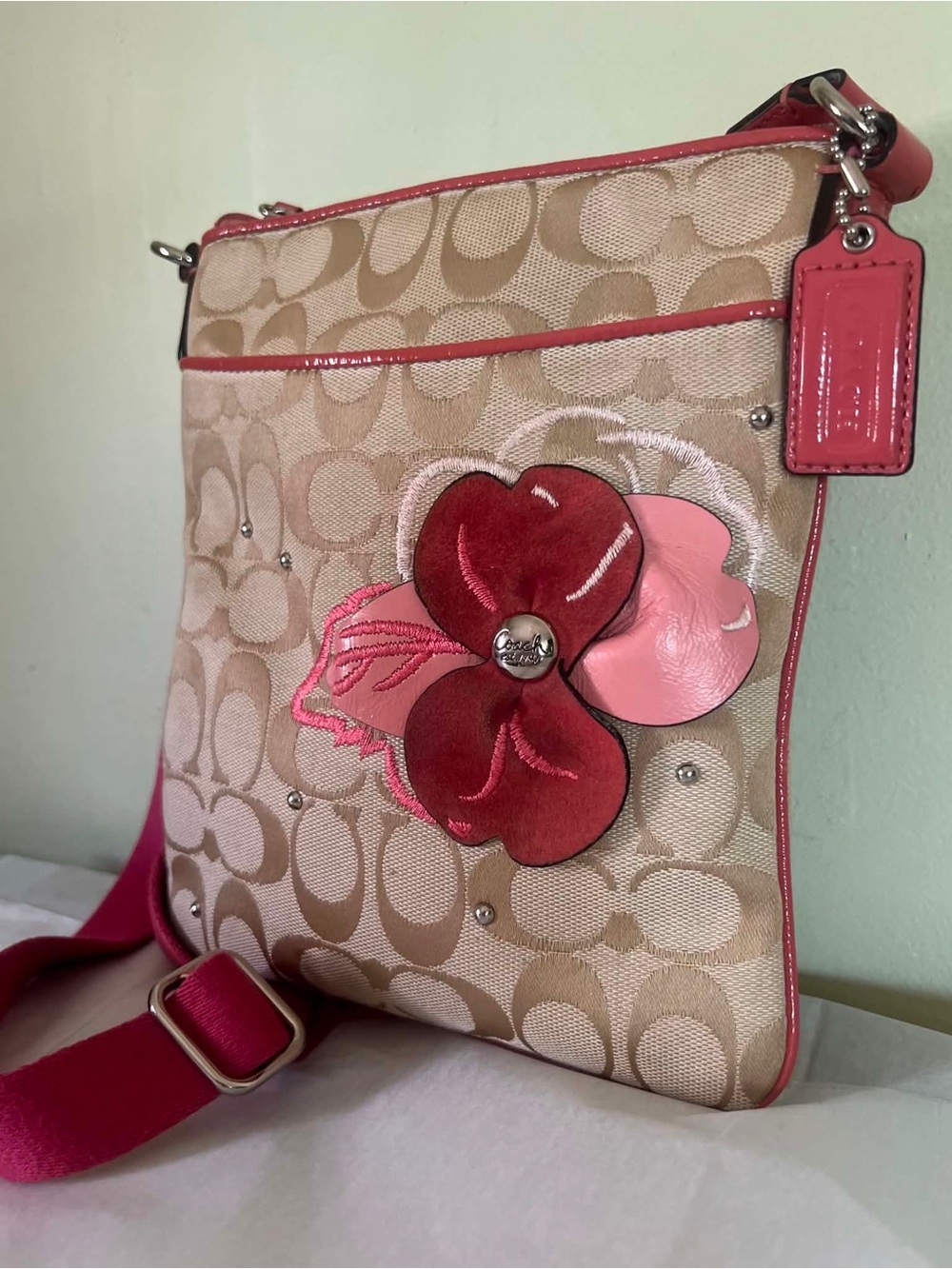 Coach Beige Signature Crossbody with Pink Floral Accent - Picture 2 of 11